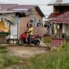 Kisah Hidup Seorang Ojol: Di Balik Helm dan Jaket kuning